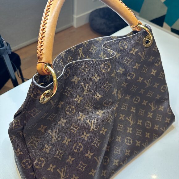 Louis Vuitton Monogram Artsy MM Hobo Model M40249 - Picture 4 of 15